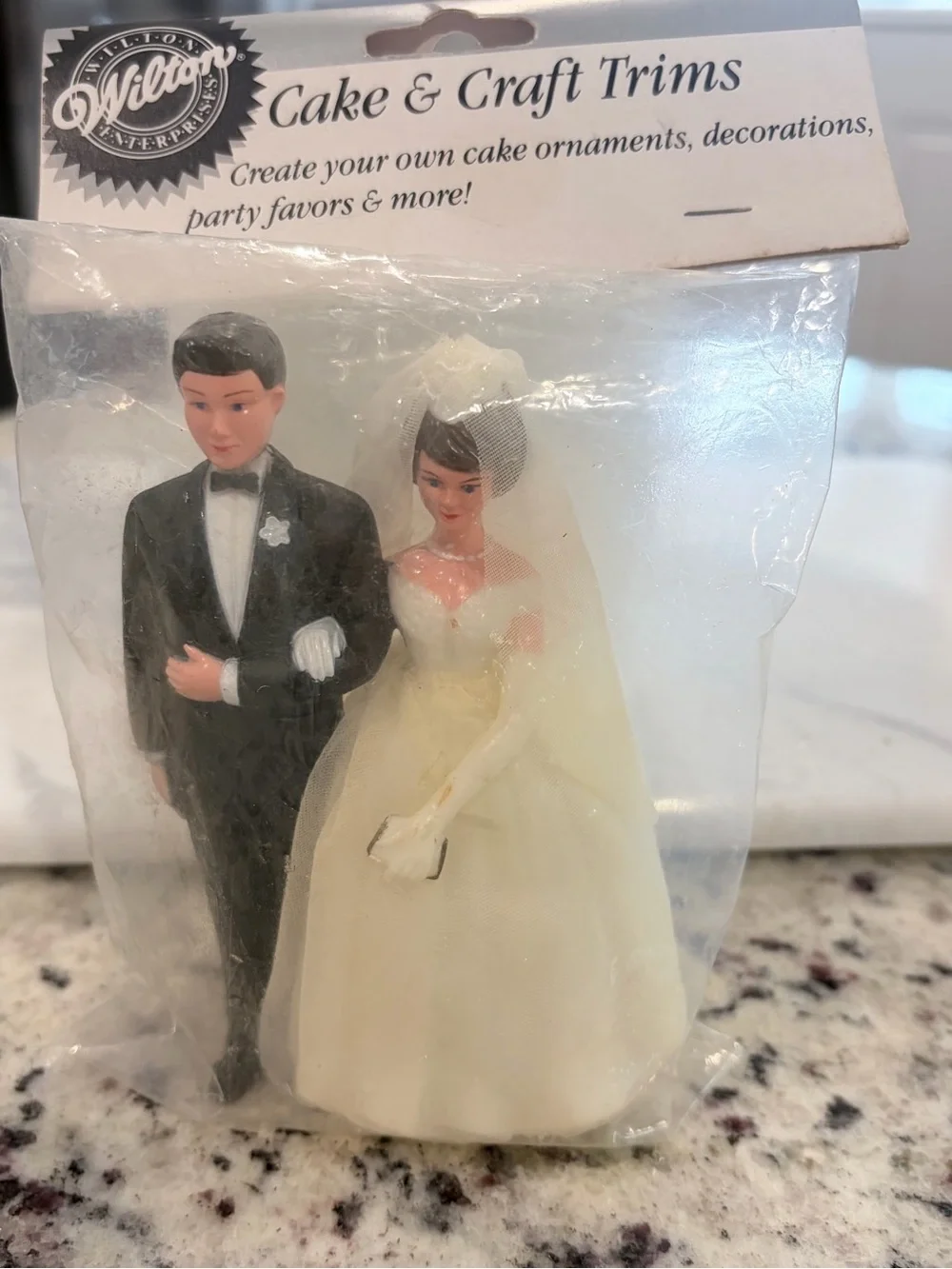 Vintage Wilton Bride & Groom Wedding Cake Topper Veil Plastic White Black 1988
